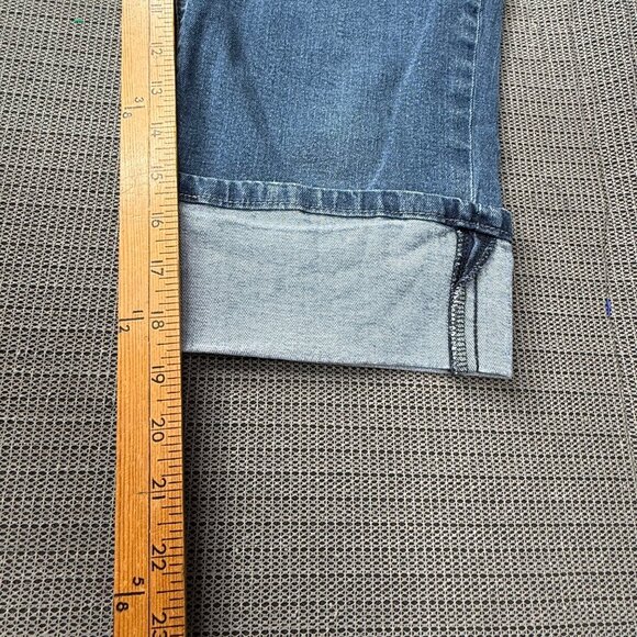Levis 515 Womens Size 12 Blue Denim Capri Jeans Mid-Rise Stretch Cuffed Hem - Picture 7 of 11
